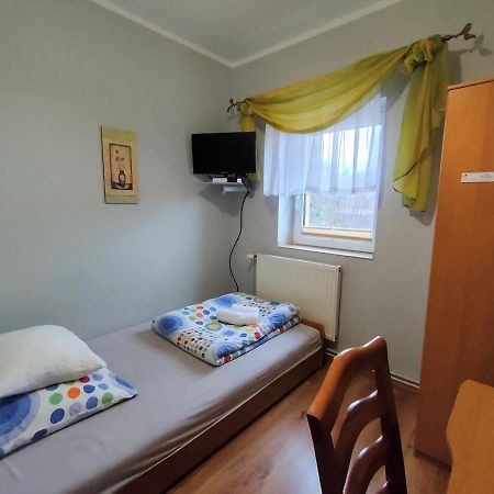 Stajnia Pod Debem Bed & Breakfast สตาราโควิเซอ ภายนอก รูปภาพ