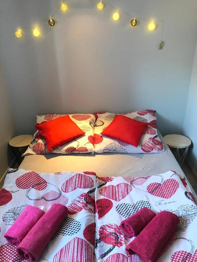Stajnia Pod Debem Bed & Breakfast สตาราโควิเซอ ภายนอก รูปภาพ