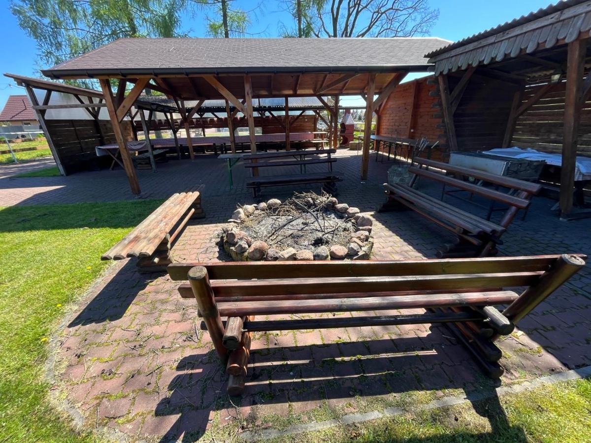Stajnia Pod Debem Bed & Breakfast สตาราโควิเซอ ภายนอก รูปภาพ