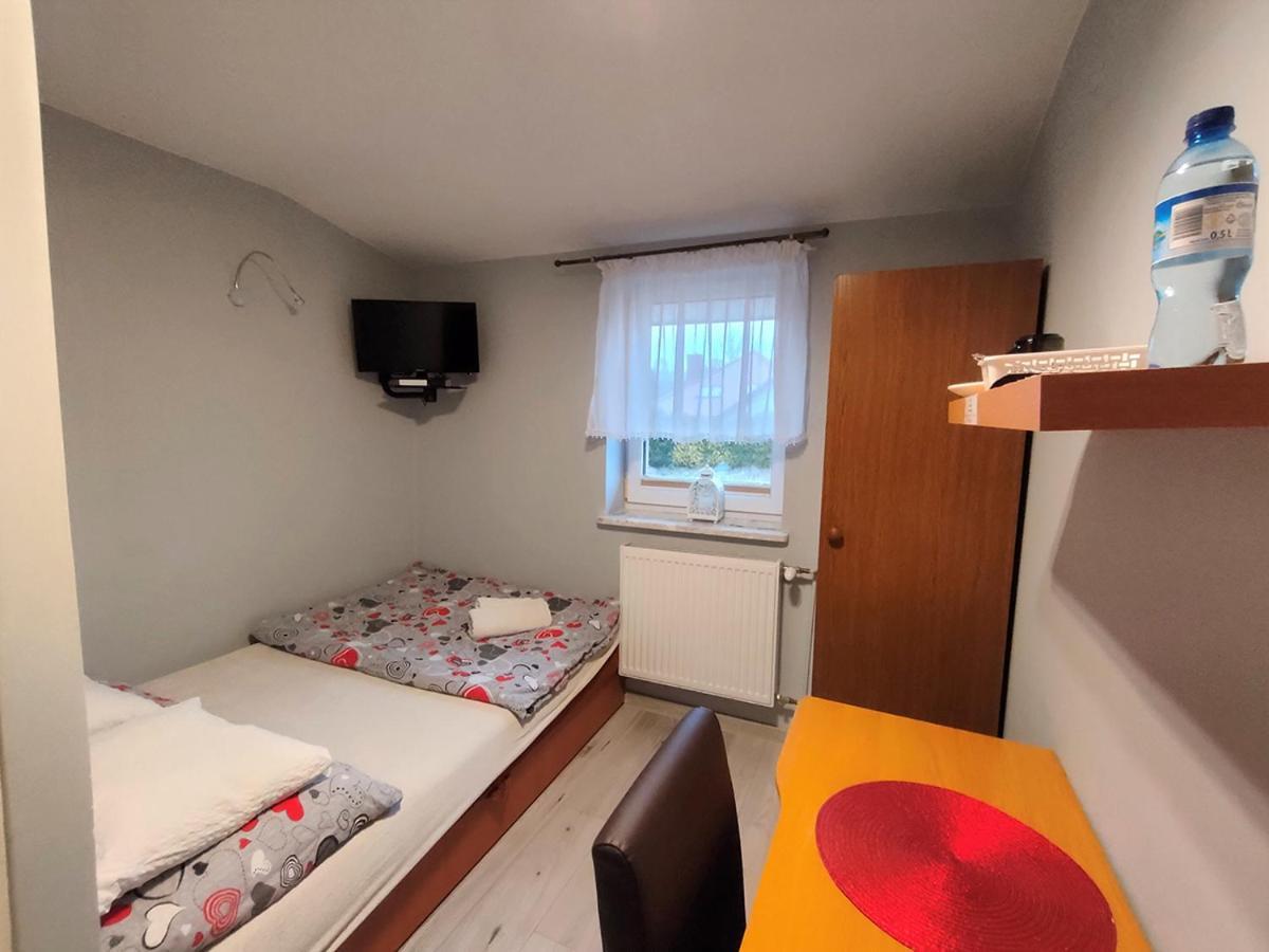 Stajnia Pod Debem Bed & Breakfast สตาราโควิเซอ ภายนอก รูปภาพ