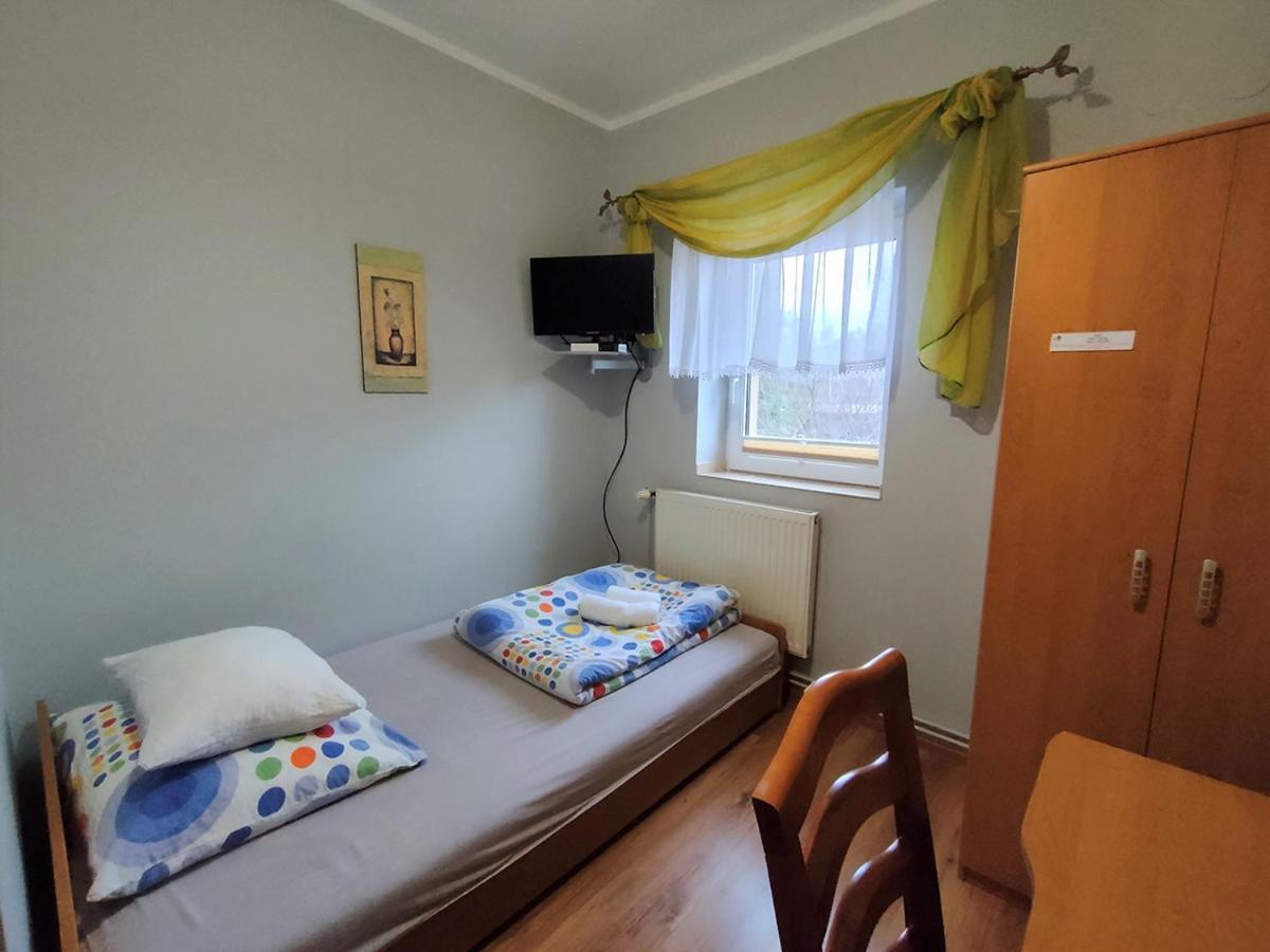 Stajnia Pod Debem Bed & Breakfast สตาราโควิเซอ ภายนอก รูปภาพ