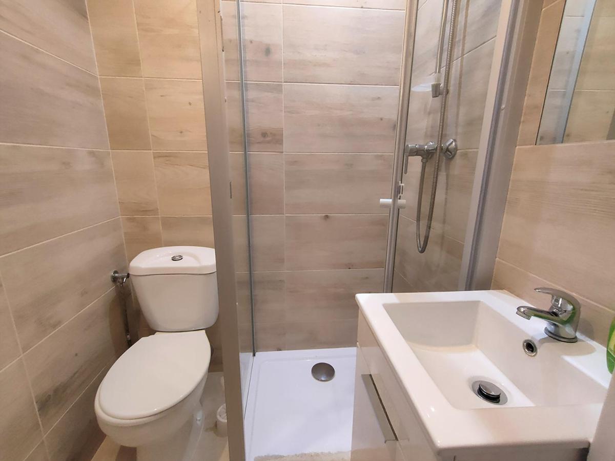 Stajnia Pod Debem Bed & Breakfast สตาราโควิเซอ ภายนอก รูปภาพ