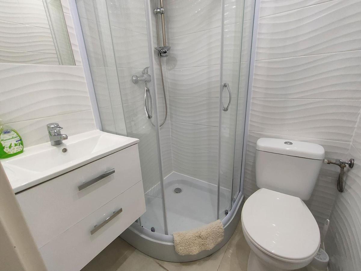 Stajnia Pod Debem Bed & Breakfast สตาราโควิเซอ ภายนอก รูปภาพ