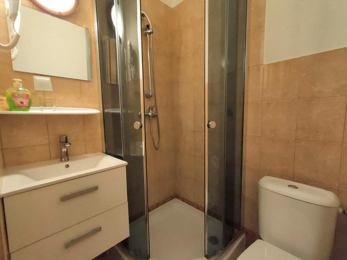 Stajnia Pod Debem Bed & Breakfast สตาราโควิเซอ ภายนอก รูปภาพ