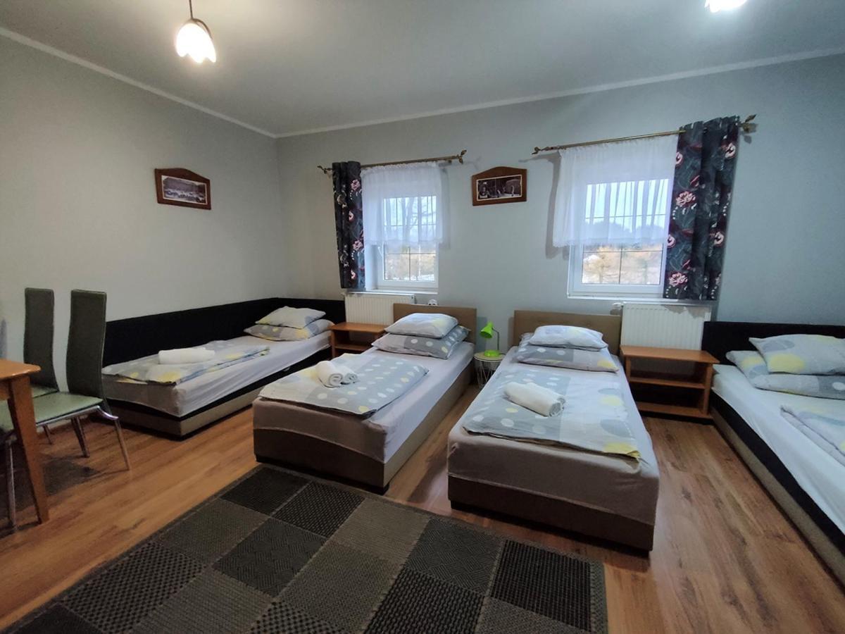 Stajnia Pod Debem Bed & Breakfast สตาราโควิเซอ ภายนอก รูปภาพ